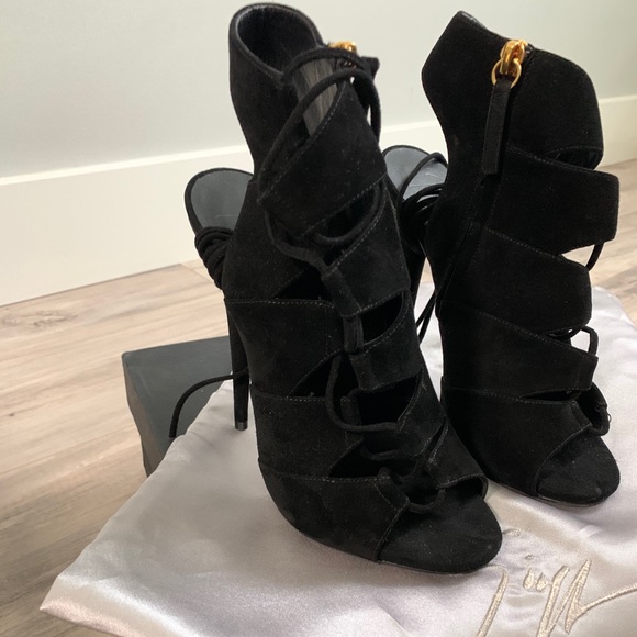 Giuseppe Zanotti Black Suede Lace Up Bootie - Picture 4 of 12